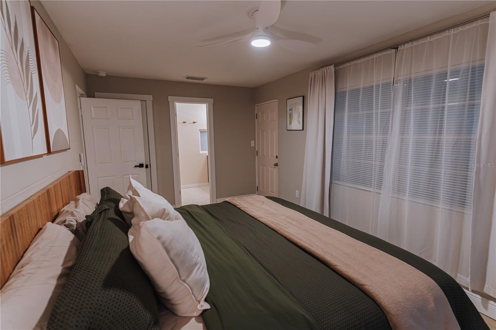 Image 18 of 49 For 231 Abbott Avenue