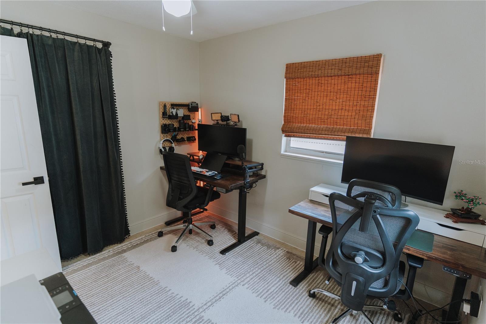 Image 26 of 49 For 231 Abbott Avenue