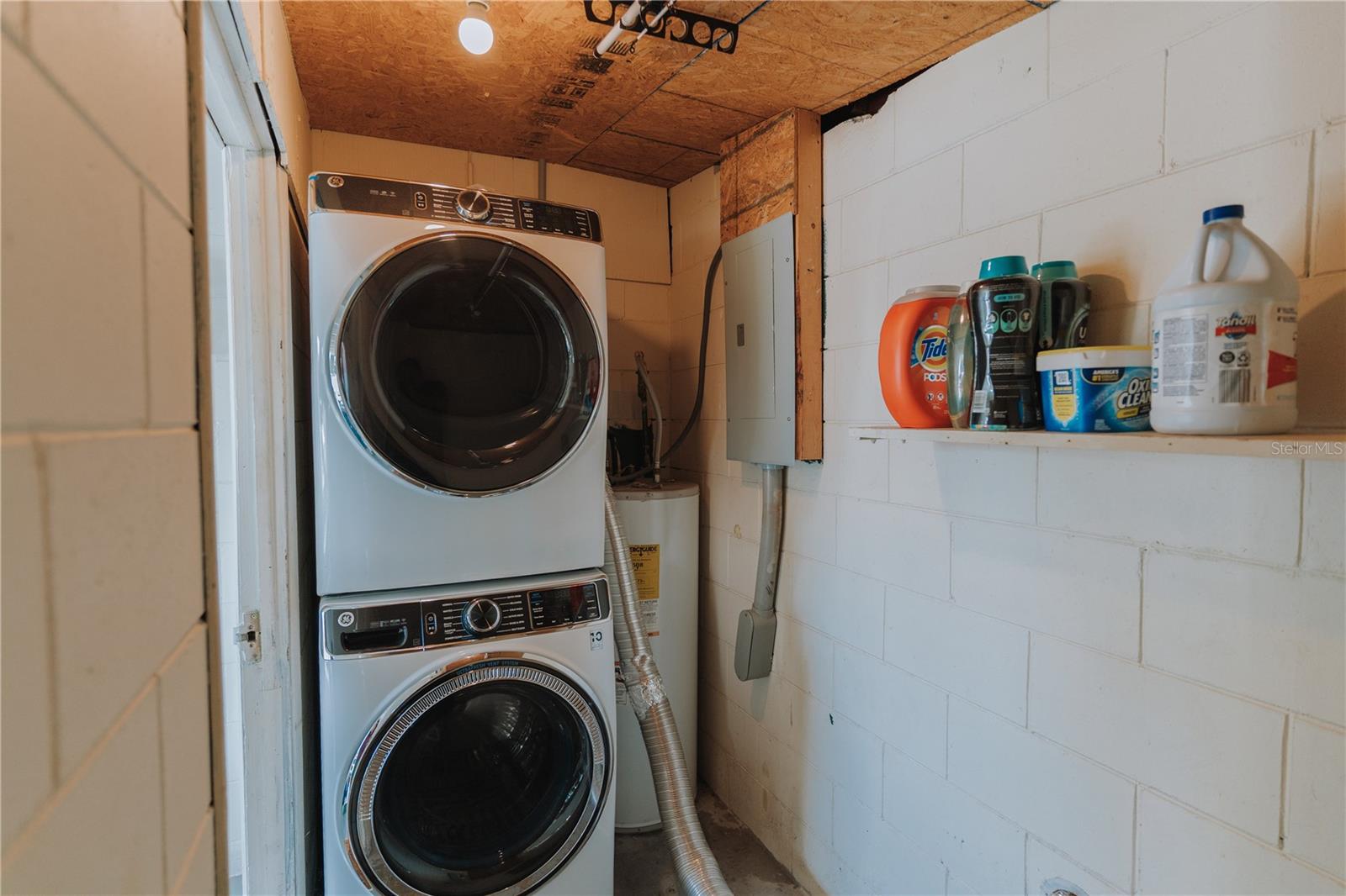 Image 31 of 49 For 231 Abbott Avenue