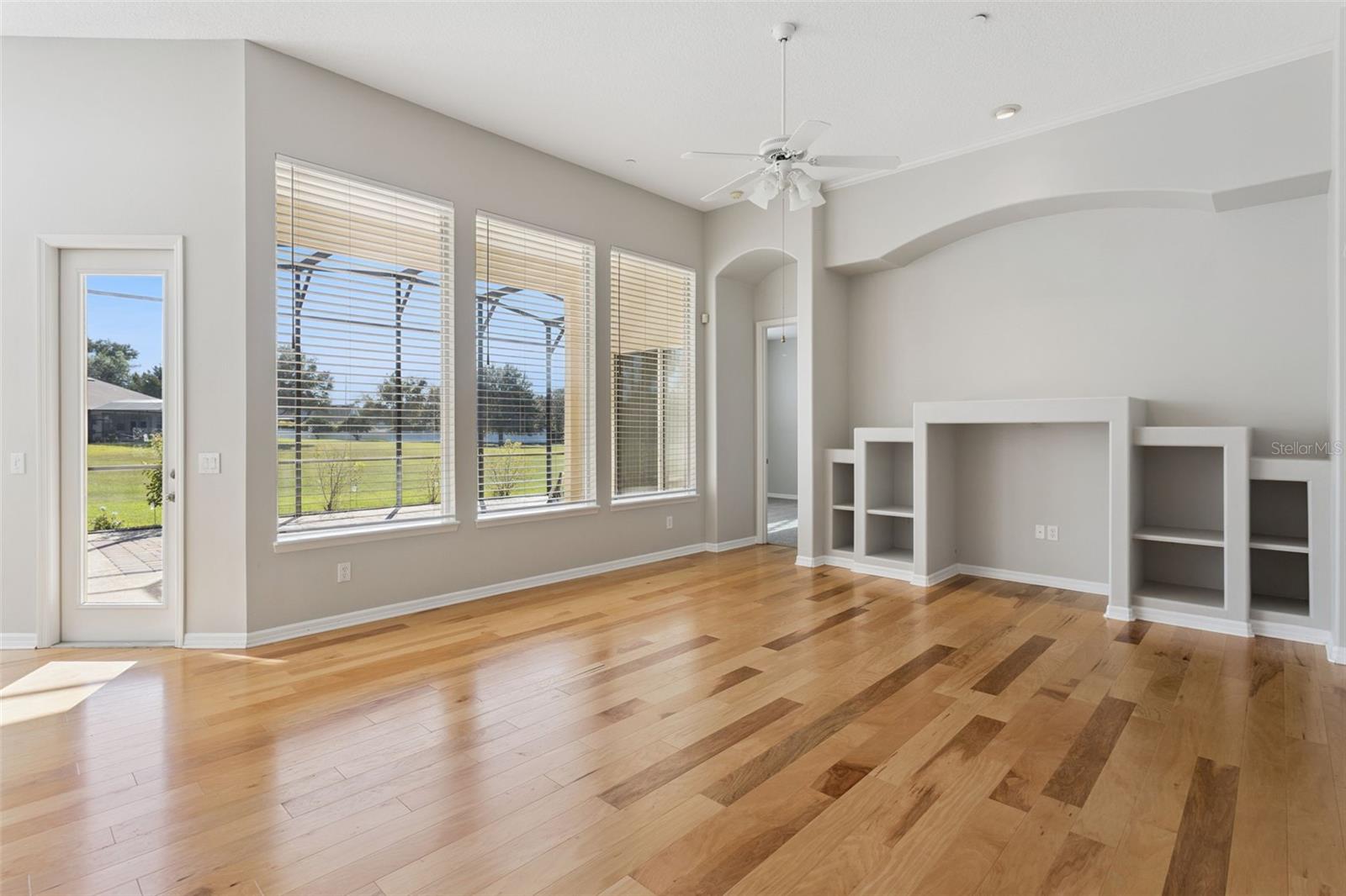 Image 15 of 52 For 23518 Oak Prairie Circle