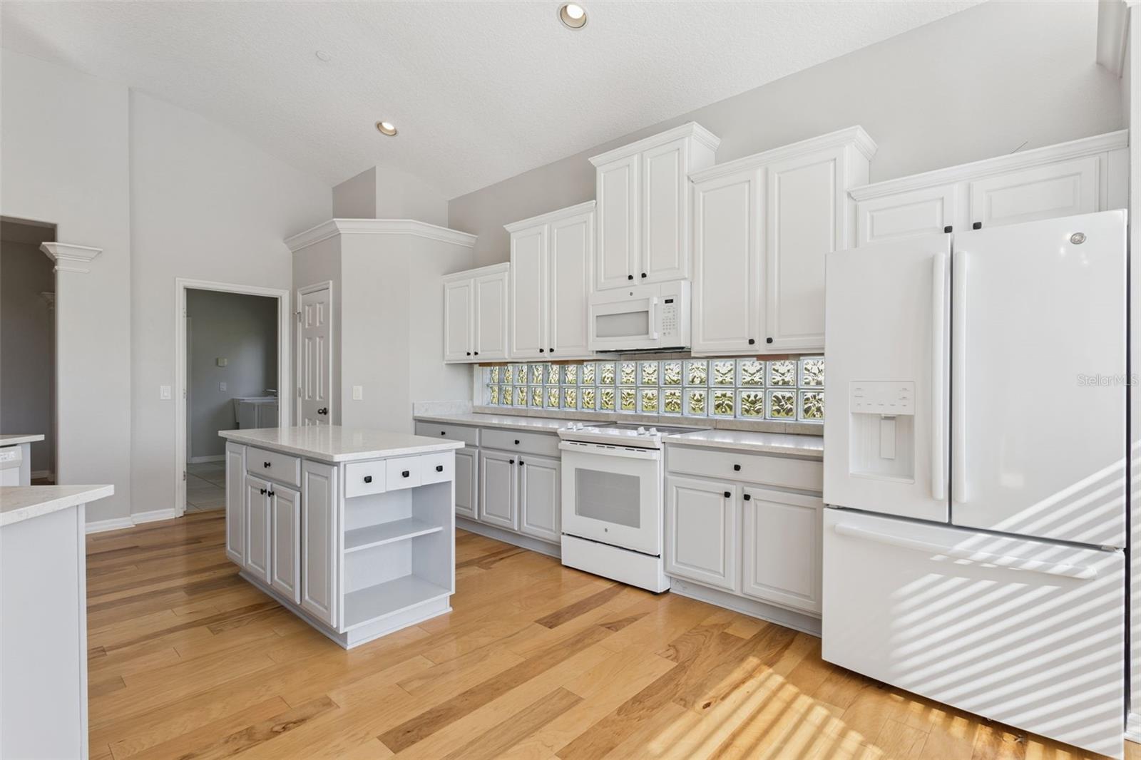 Image 20 of 52 For 23518 Oak Prairie Circle