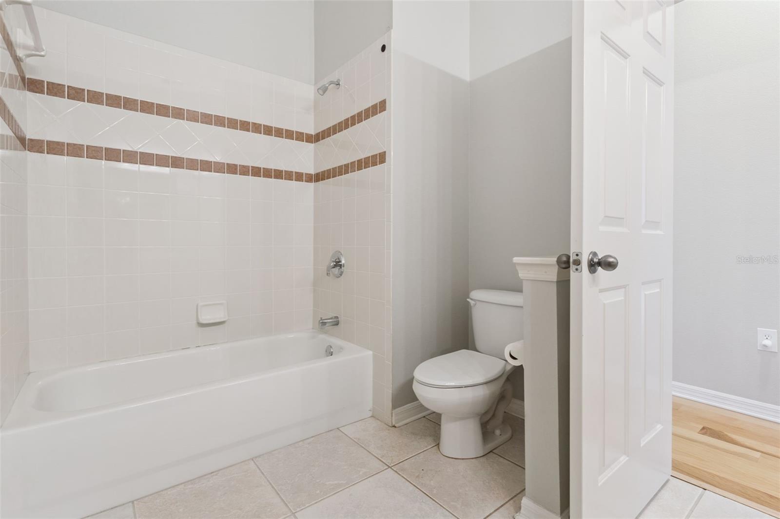 Image 31 of 52 For 23518 Oak Prairie Circle