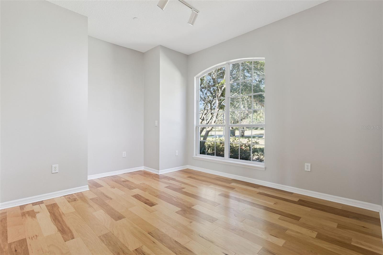 Image 33 of 52 For 23518 Oak Prairie Circle