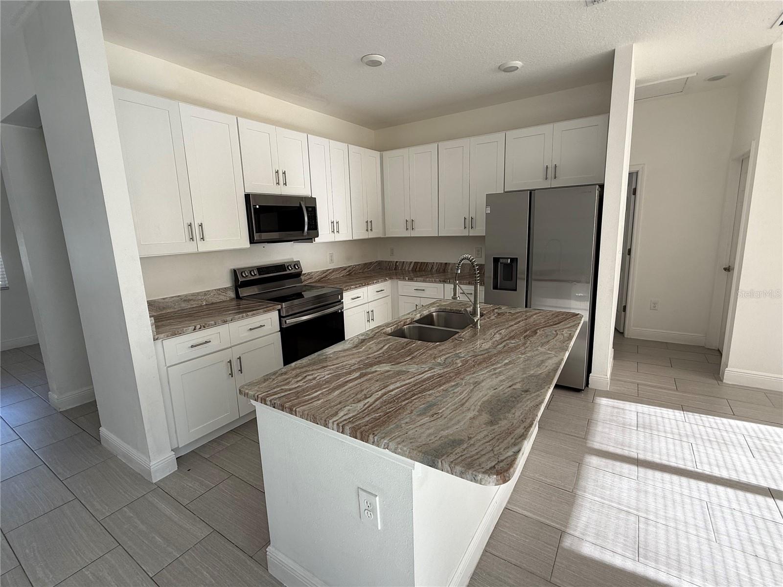 Image 3 of 3 For 734 Hudson Valley Drive