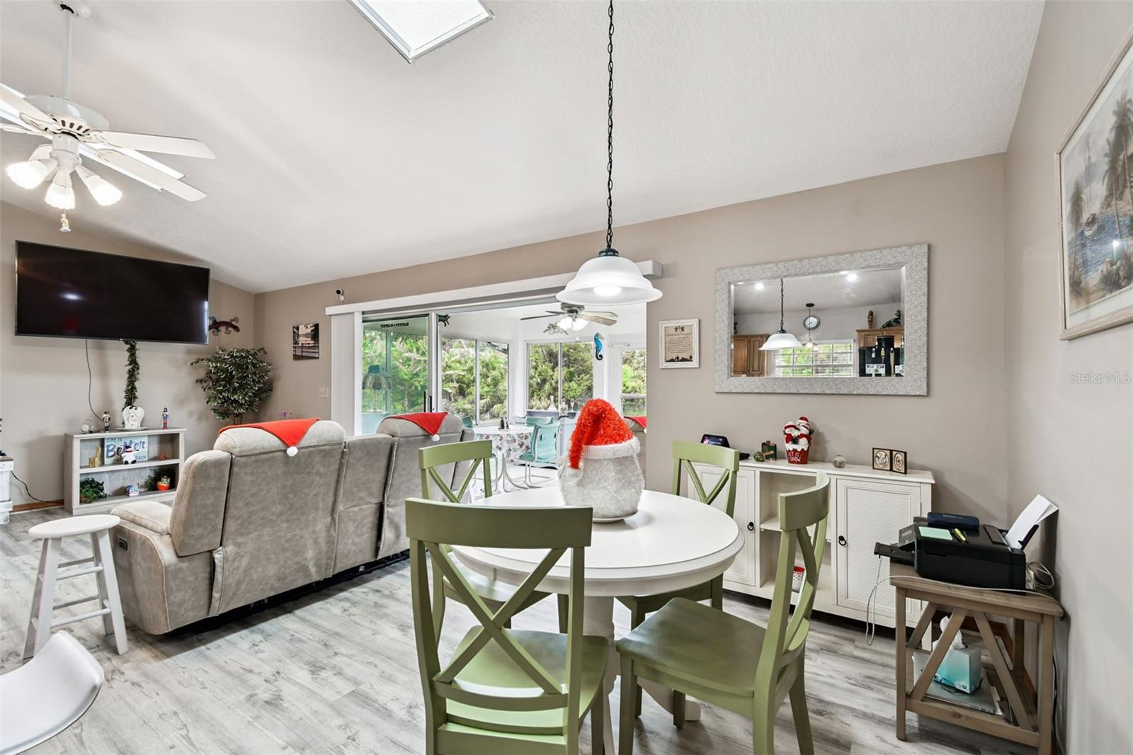 Image 15 of 56 For 250 Sunrise Boulevard