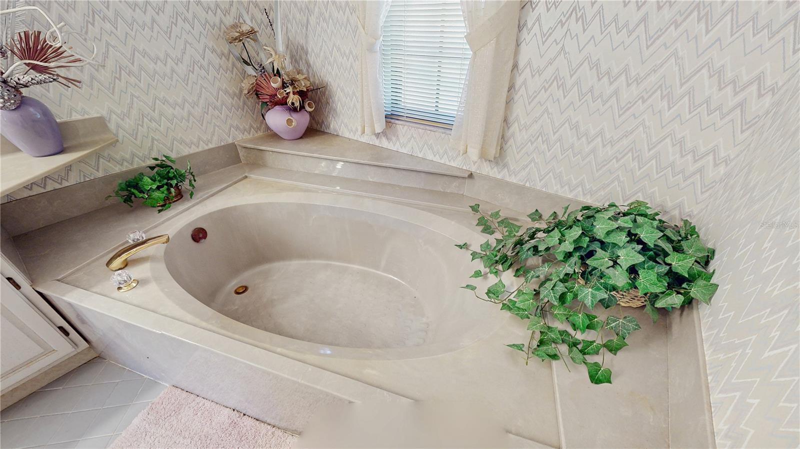 Image 20 of 31 For 102 Coventry Lane