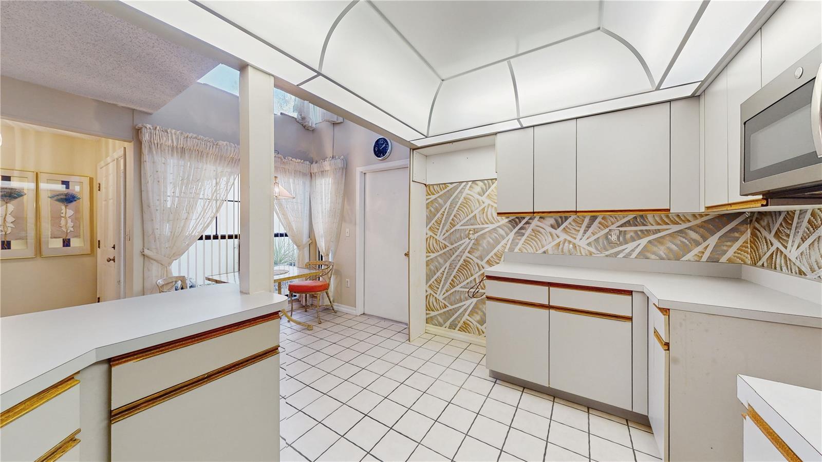 Image 7 of 31 For 102 Coventry Lane