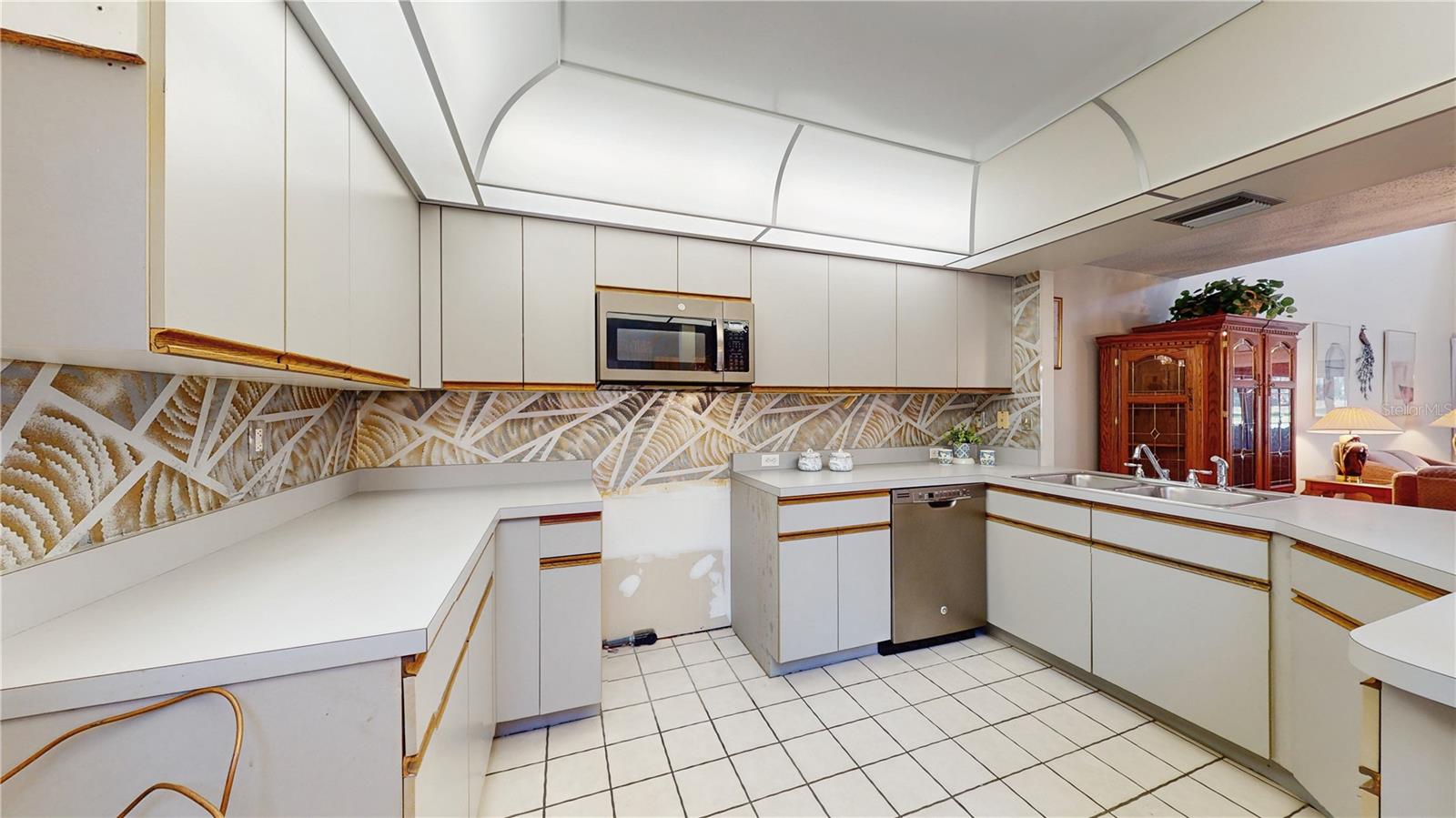 Image 8 of 31 For 102 Coventry Lane