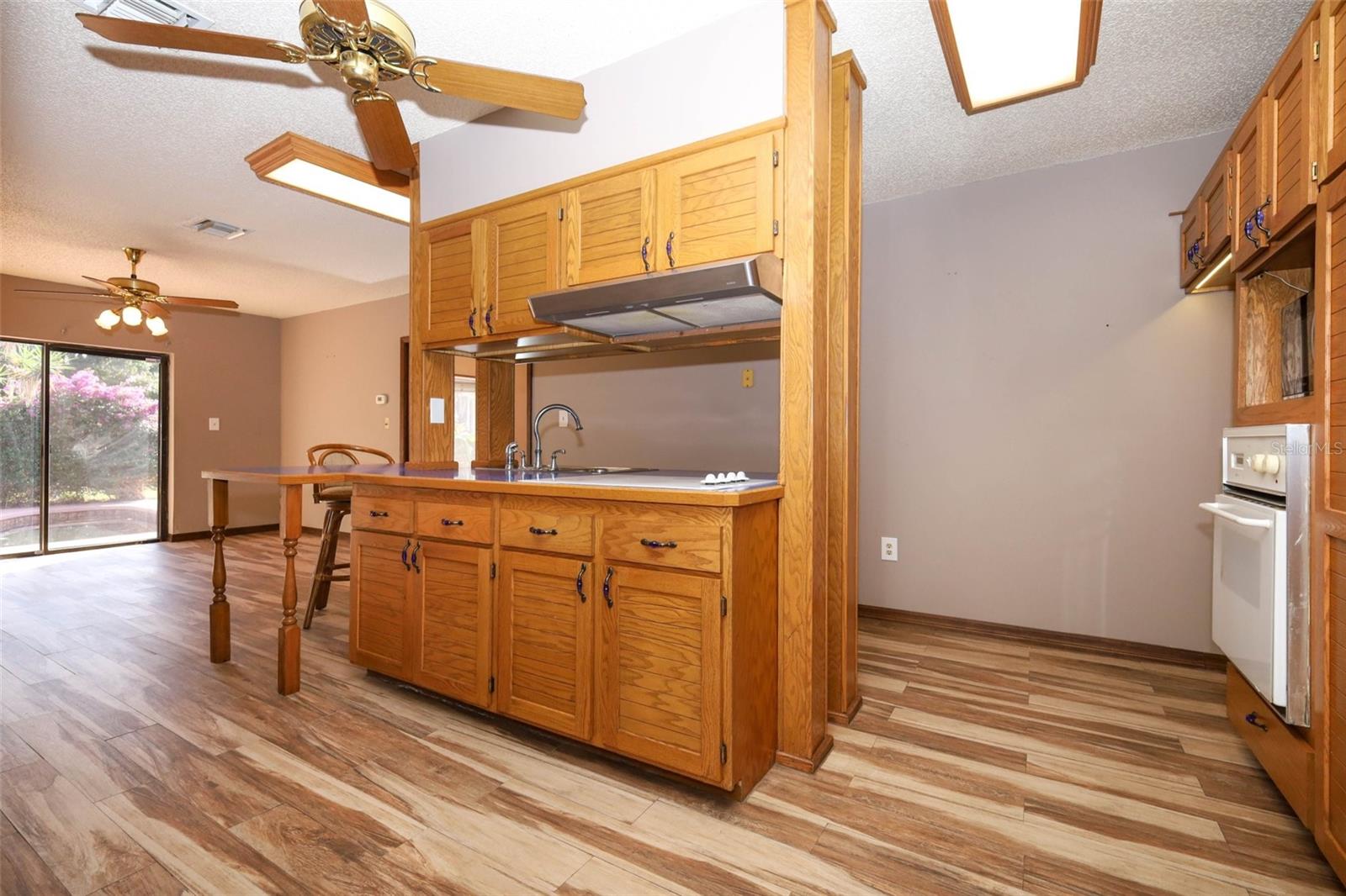 Image 22 of 34 For 921 Eldridge Street