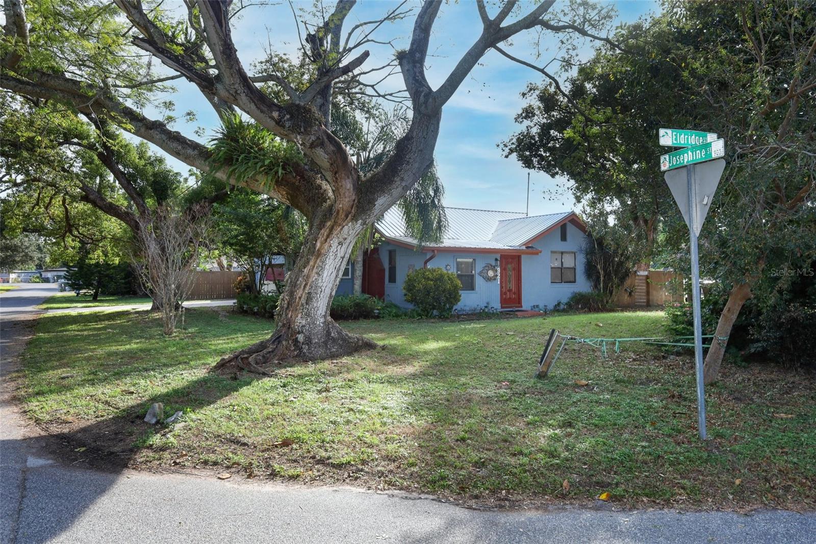 Image 3 of 34 For 921 Eldridge Street