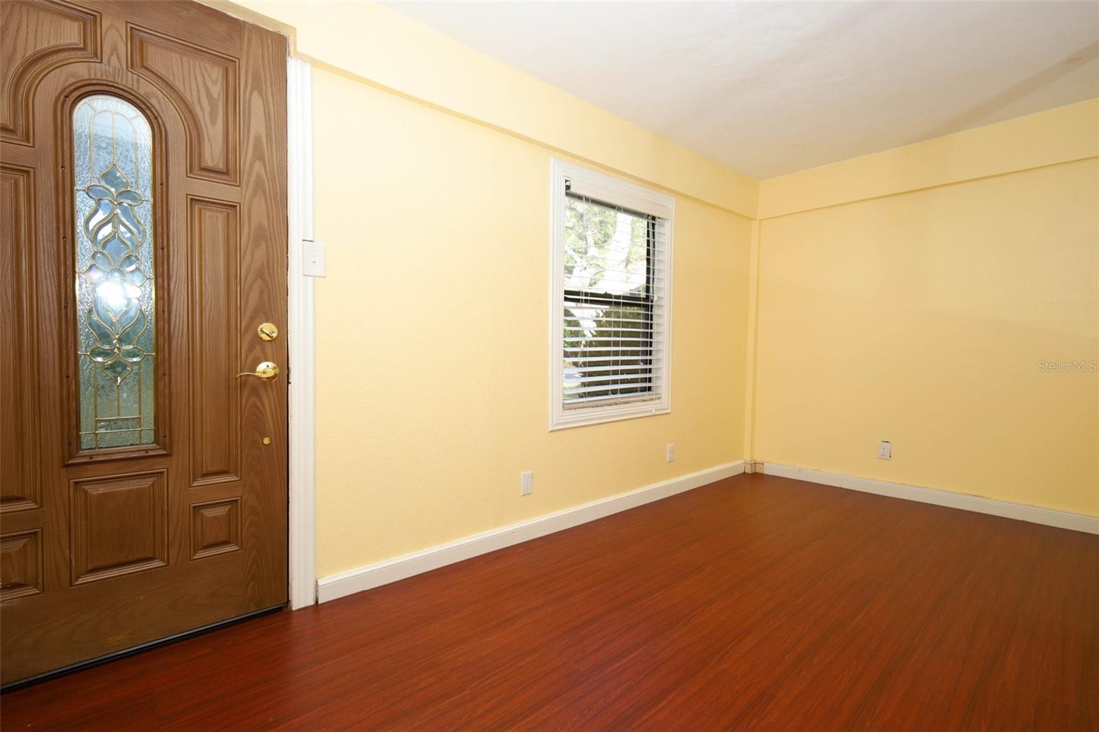 Image 4 of 34 For 921 Eldridge Street