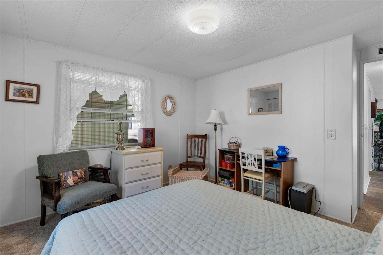 Image 33 of 53 For 8 Cocos Plumosa Drive A