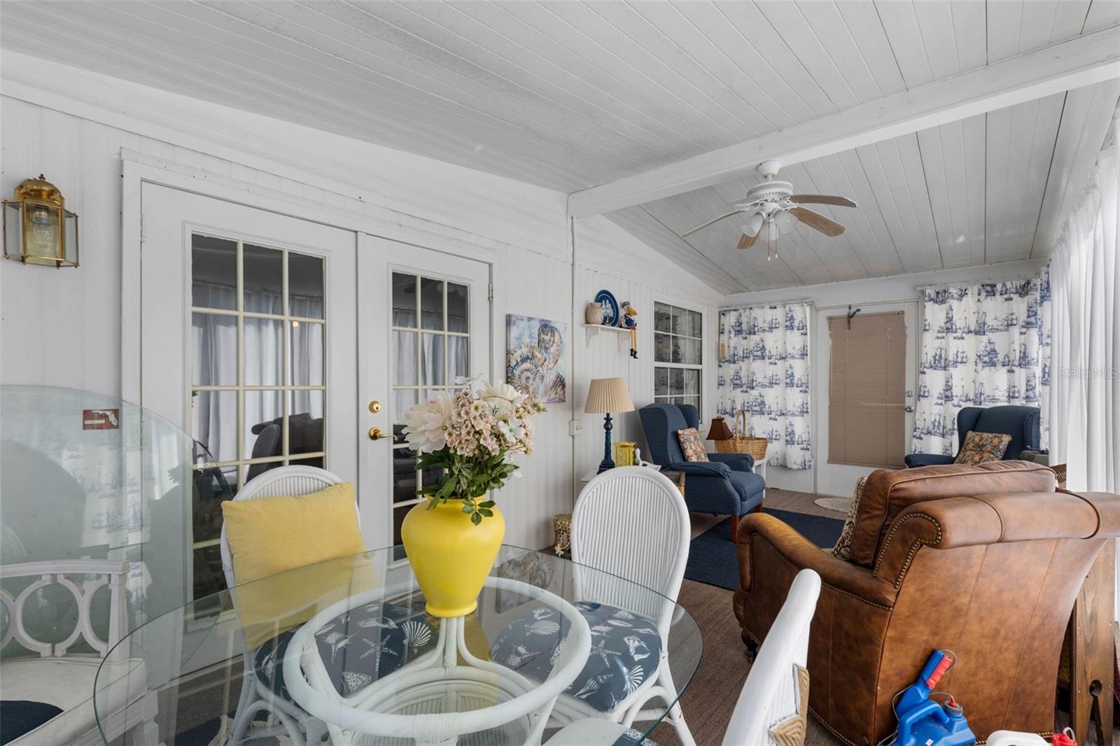 Image 9 of 53 For 8 Cocos Plumosa Drive A