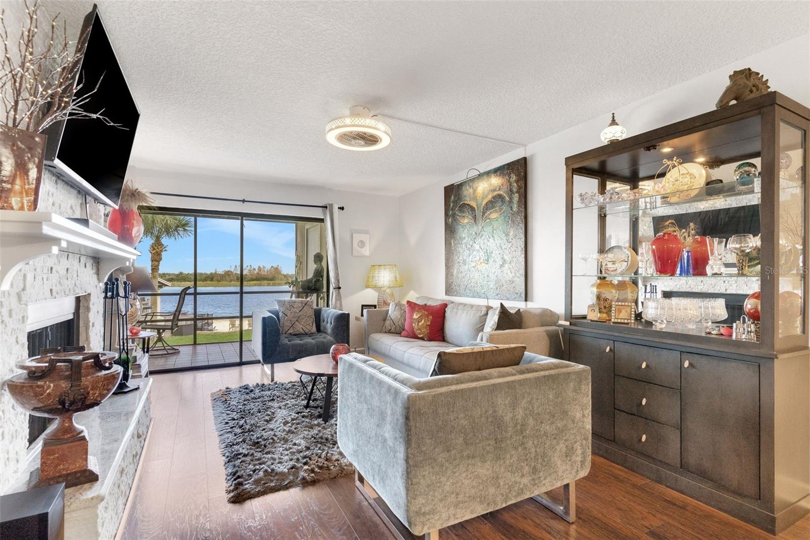 Image 11 of 50 For 4113 Fairview Vista Point 208