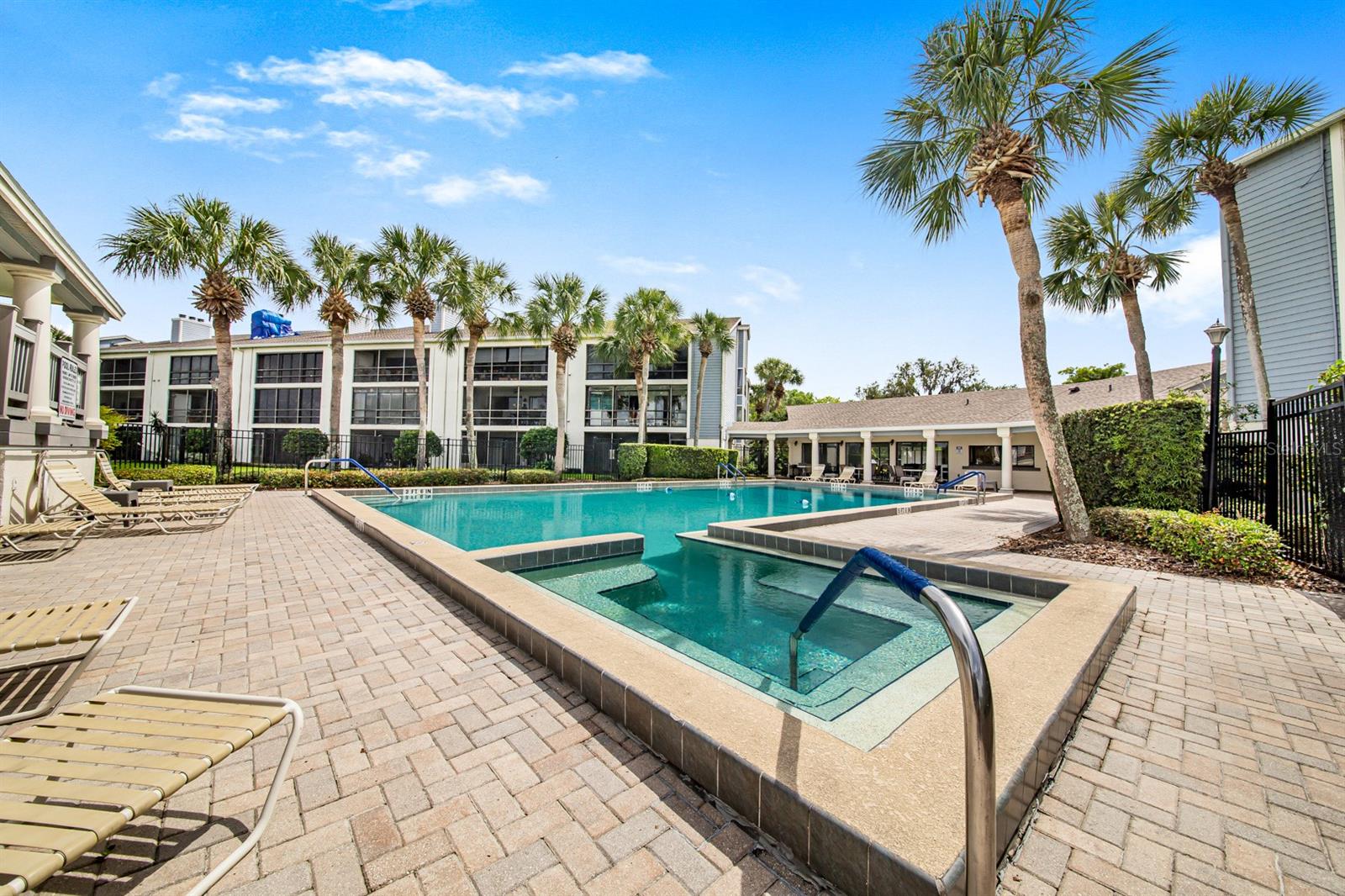 Image 49 of 50 For 4113 Fairview Vista Point 208