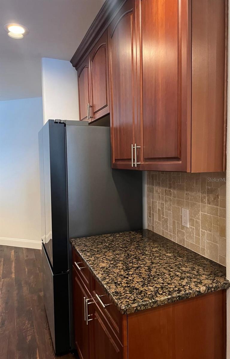 Image 11 of 58 For 8749 The Esplanade  10