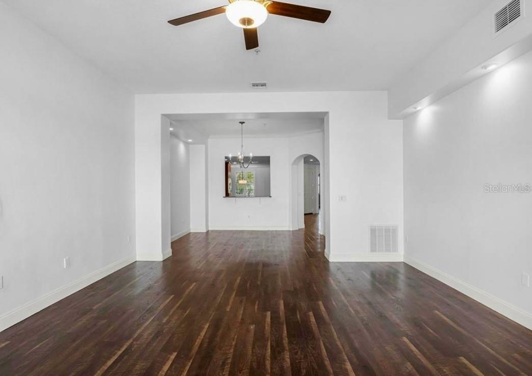 Image 12 of 58 For 8749 The Esplanade  10