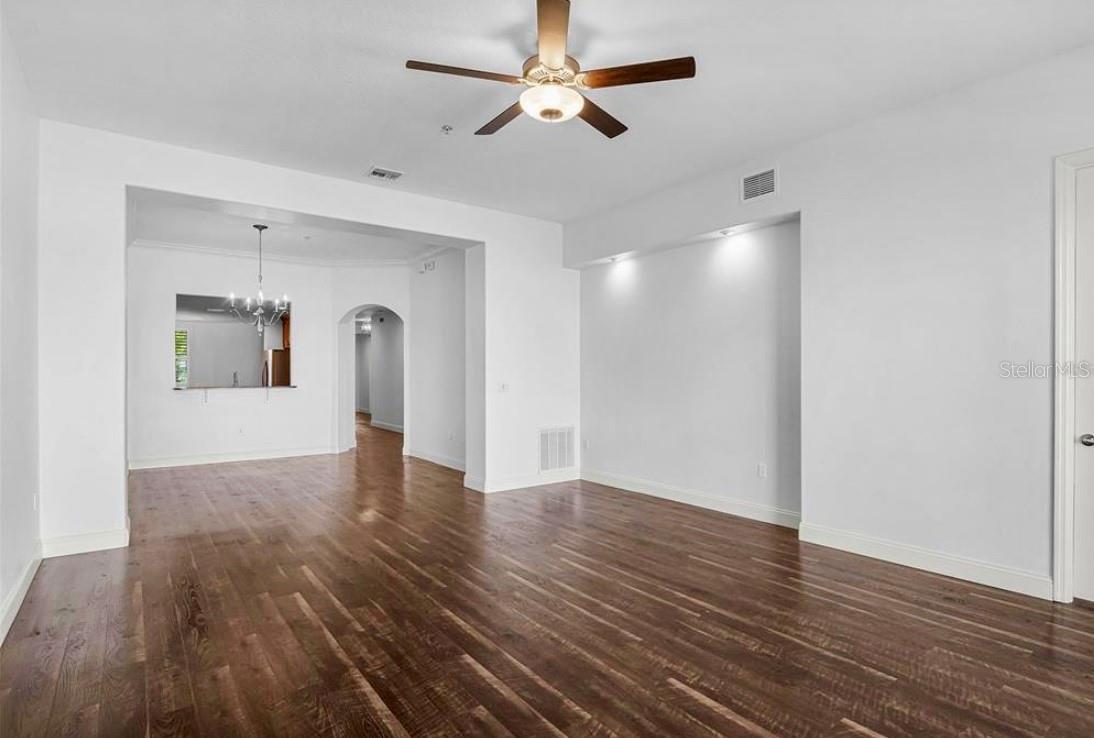 Image 13 of 58 For 8749 The Esplanade  10