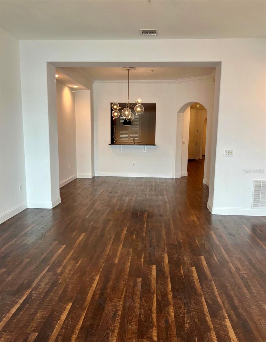 Image 14 of 58 For 8749 The Esplanade  10