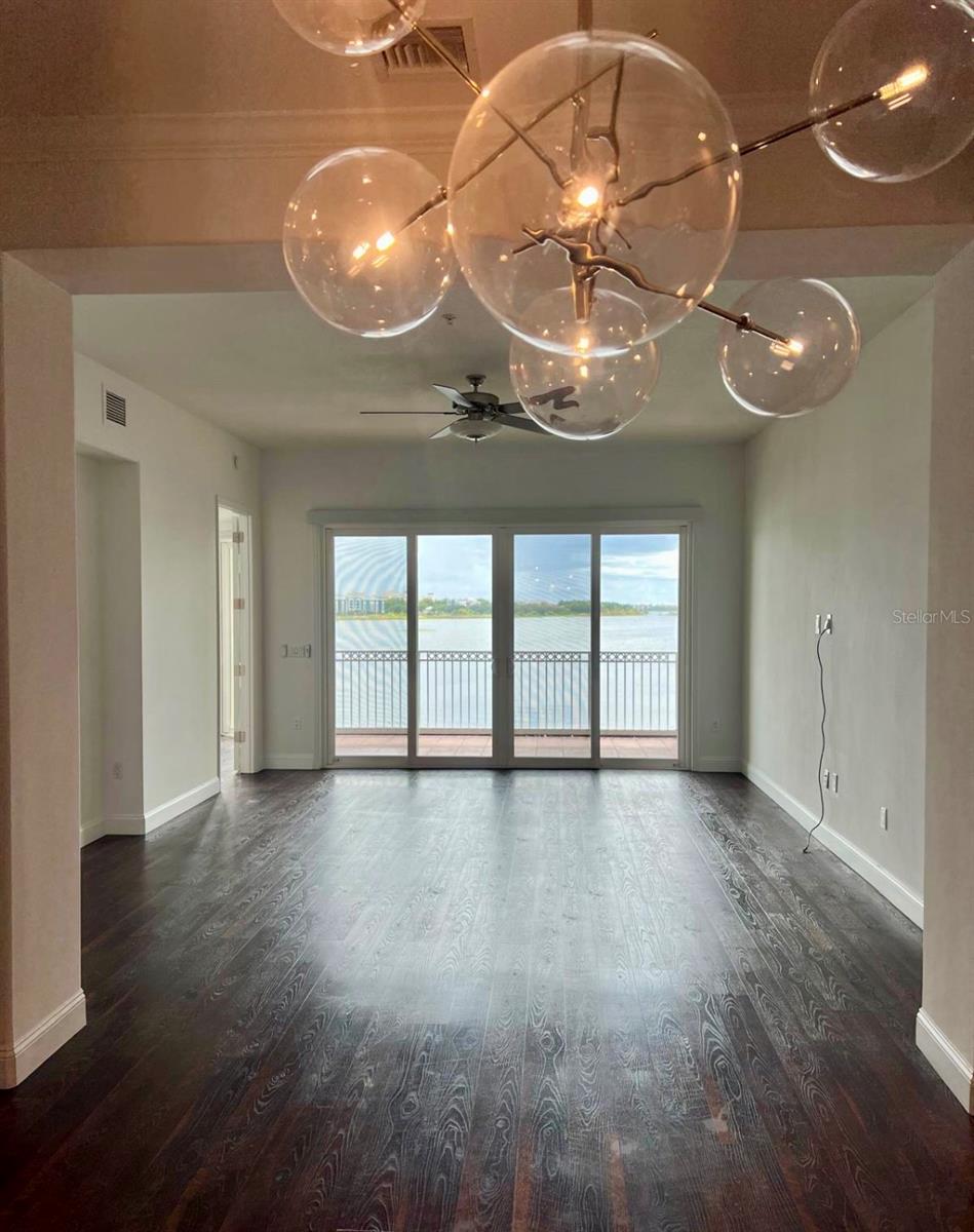 Image 17 of 58 For 8749 The Esplanade  10