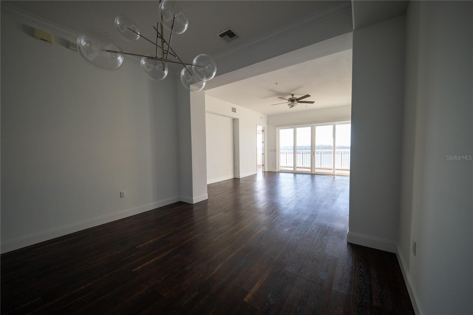 Image 19 of 58 For 8749 The Esplanade  10