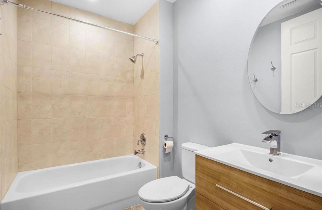 Image 23 of 58 For 8749 The Esplanade  10