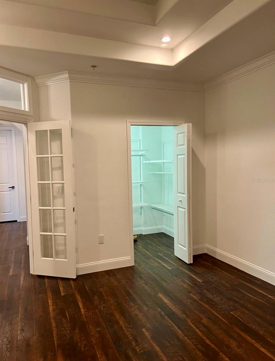 Image 28 of 58 For 8749 The Esplanade  10