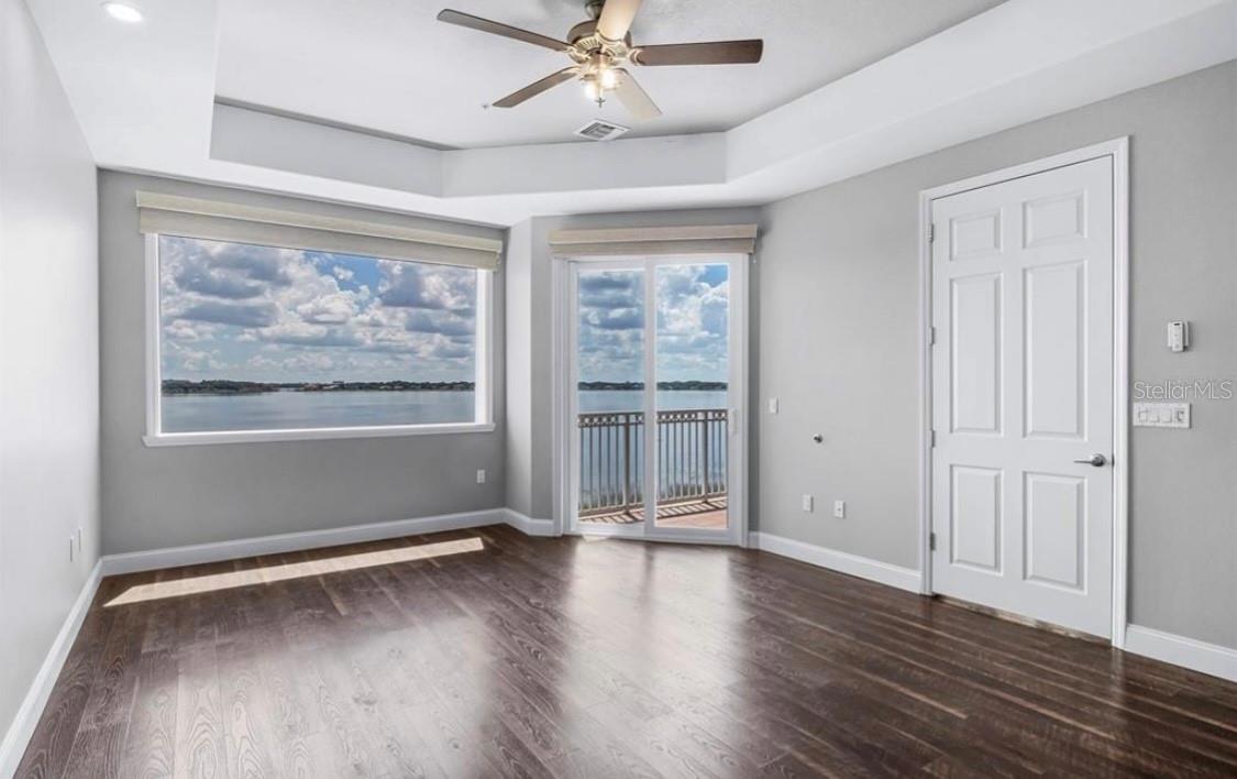 Image 35 of 58 For 8749 The Esplanade  10