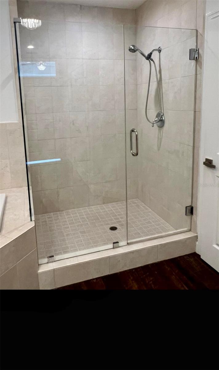 Image 40 of 58 For 8749 The Esplanade  10