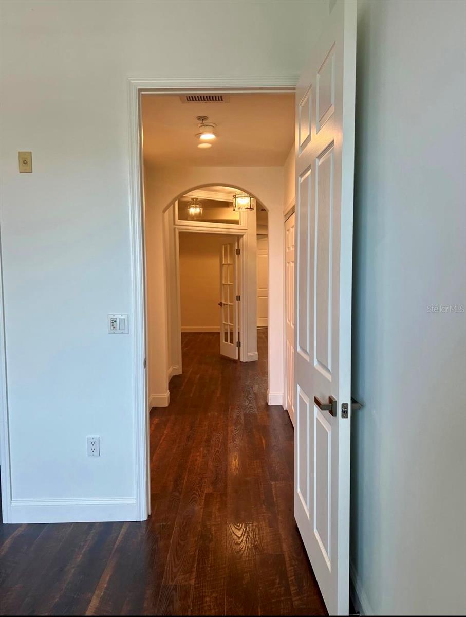 Image 47 of 58 For 8749 The Esplanade  10