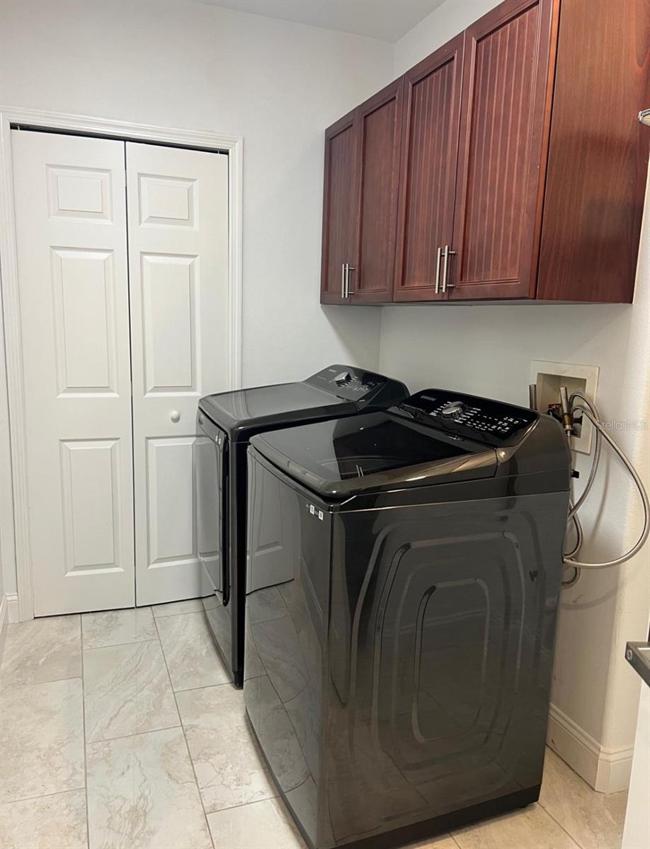 Image 52 of 58 For 8749 The Esplanade  10