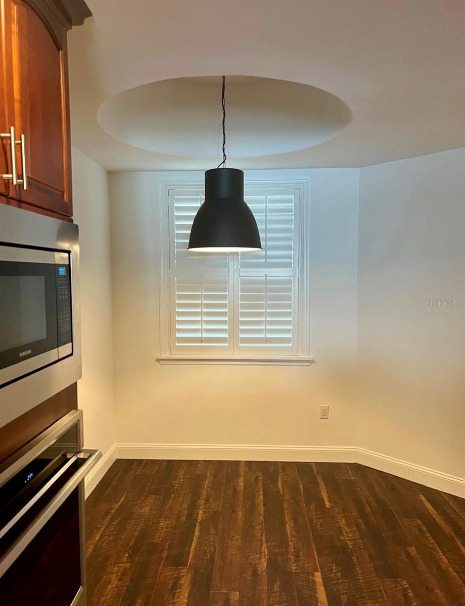 Image 8 of 58 For 8749 The Esplanade  10