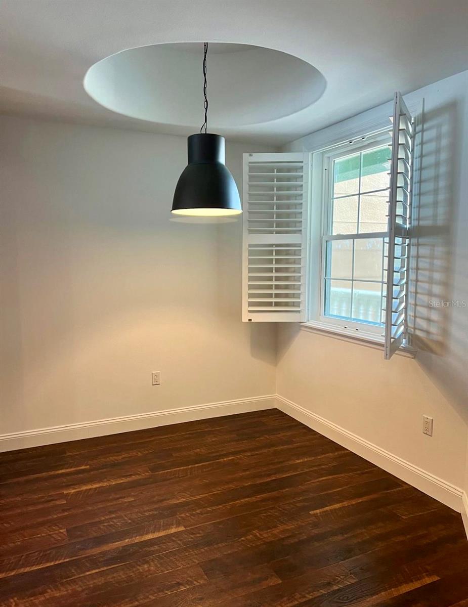 Image 9 of 58 For 8749 The Esplanade  10