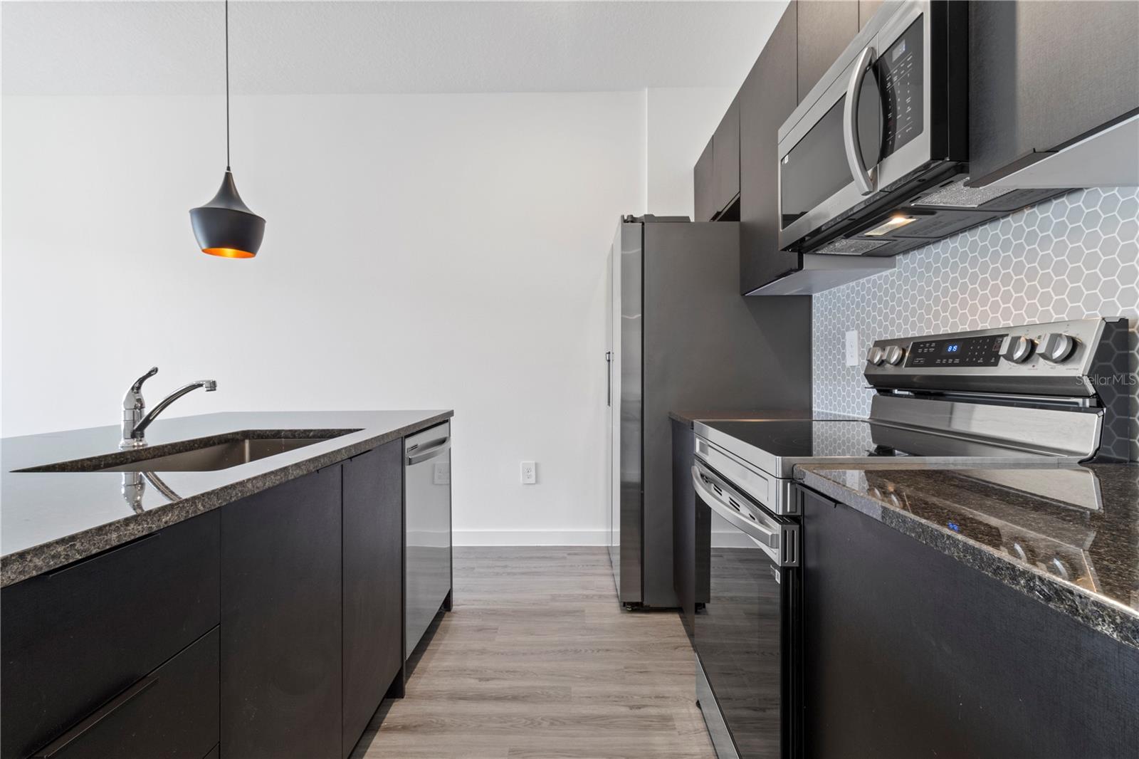 Image 7 of 21 For 3250 Energy Drive