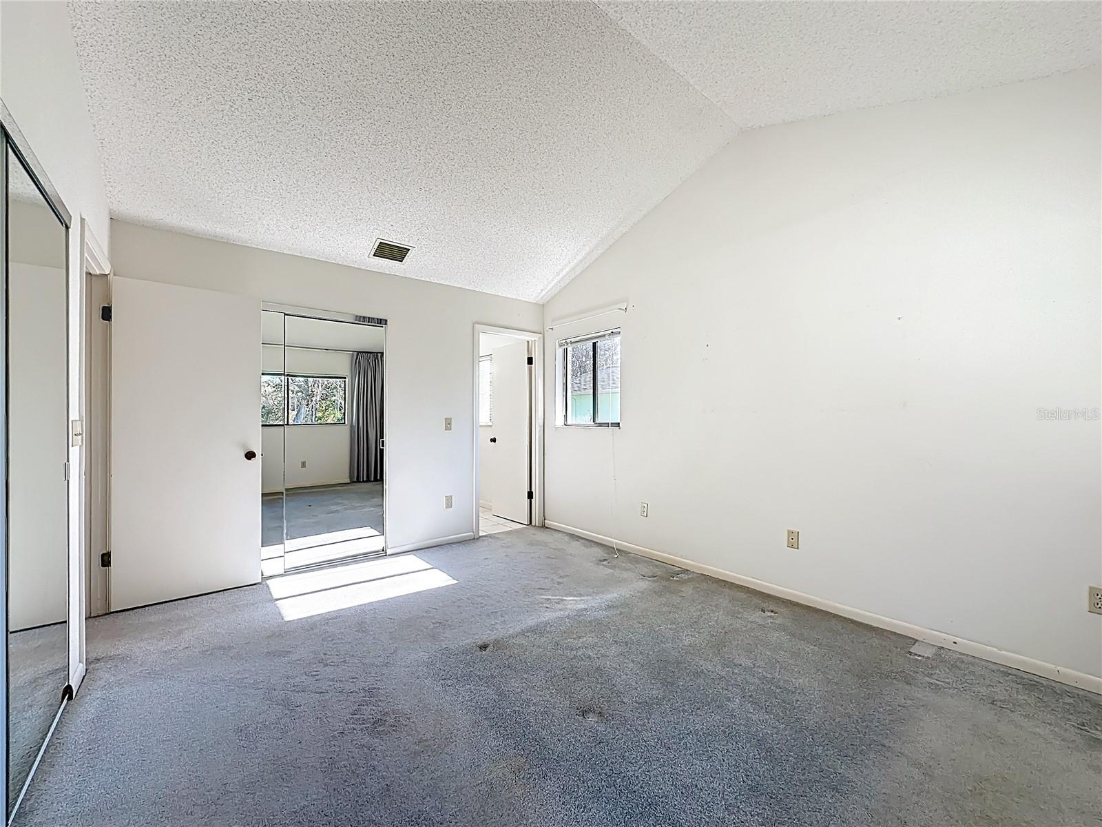 Image 11 of 39 For 2 Ferndale Lane