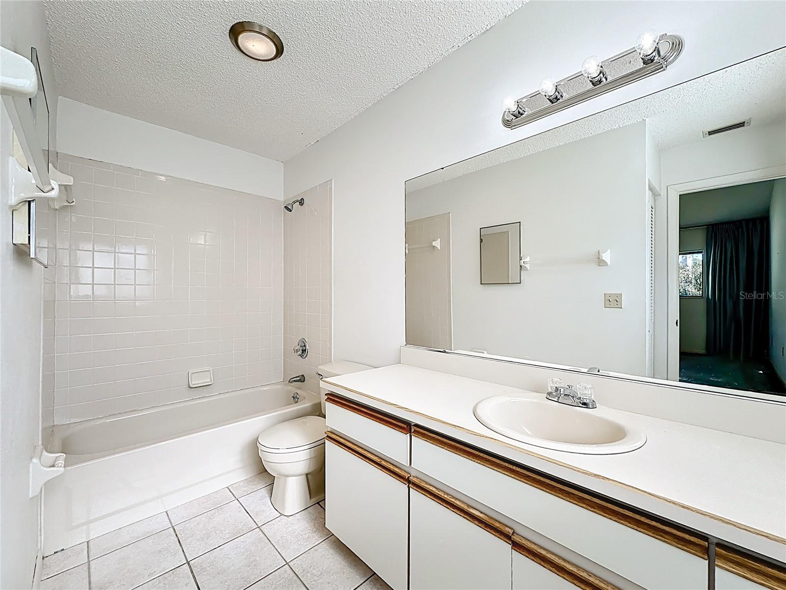 Image 14 of 39 For 2 Ferndale Lane