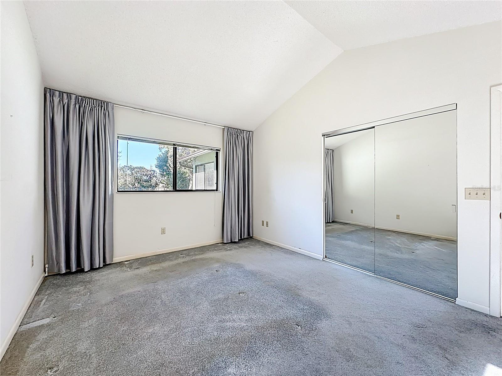 Image 25 of 39 For 2 Ferndale Lane