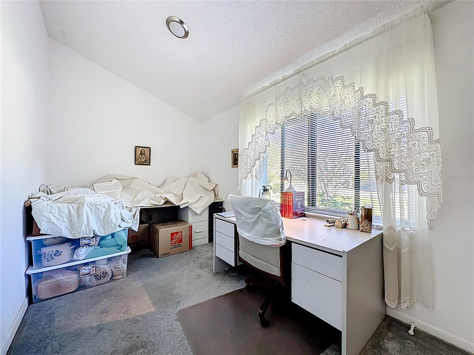 Image 29 of 39 For 2 Ferndale Lane