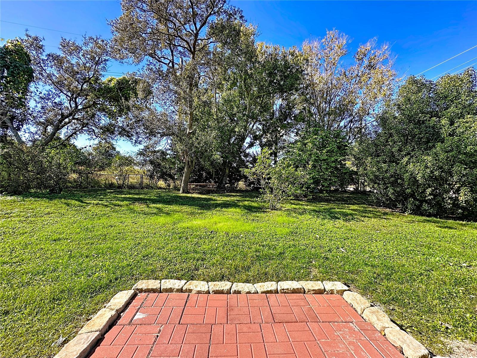 Image 32 of 39 For 2 Ferndale Lane