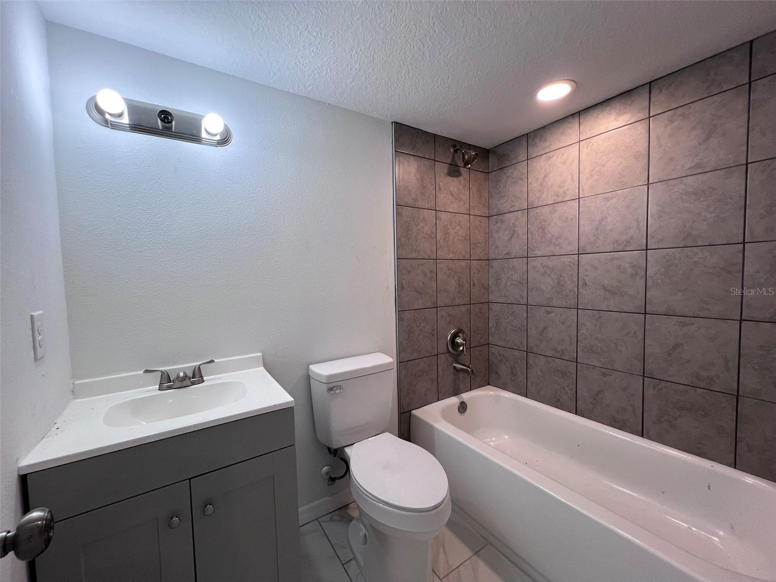 Image 21 of 25 For 5317 Curry Ford Road L104