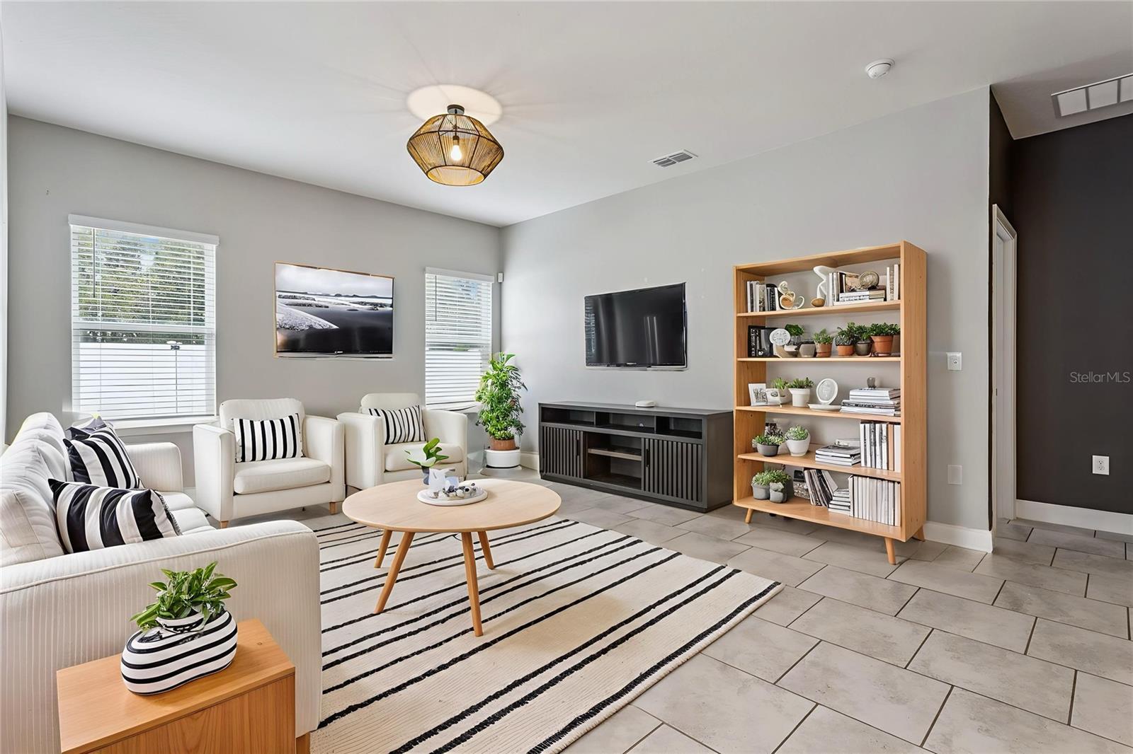 Image 7 of 27 For 297 Siesta Vista Court