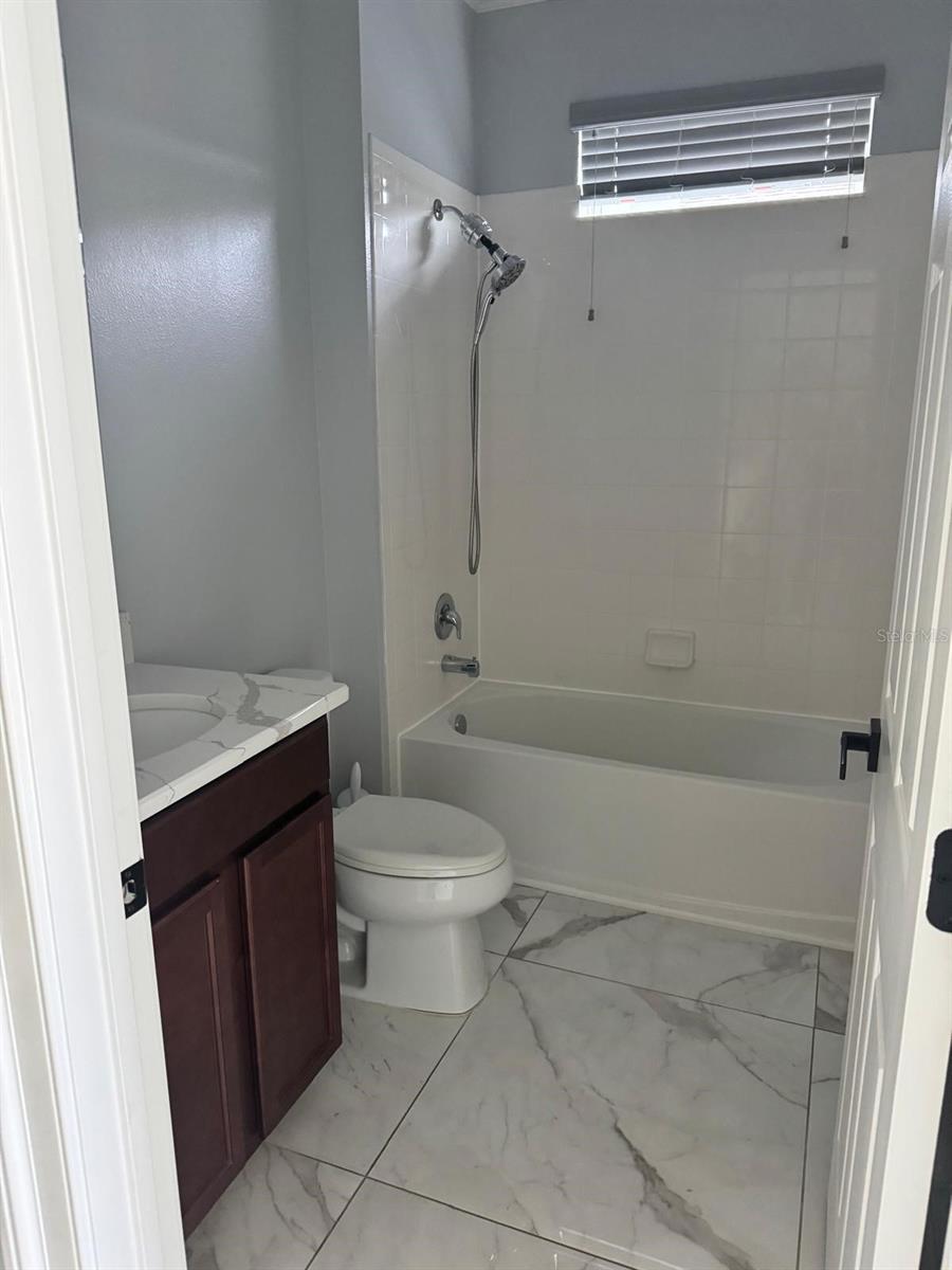 Image 18 of 26 For 420 Kestrel Drive