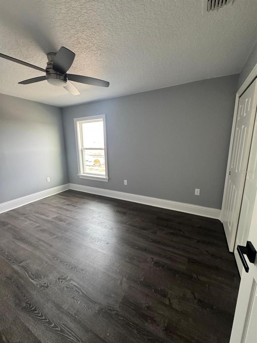 Image 19 of 26 For 420 Kestrel Drive