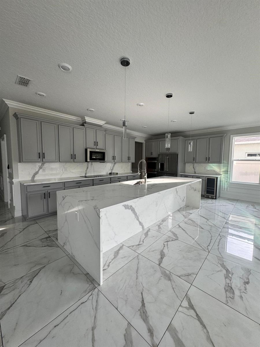 Image 4 of 26 For 420 Kestrel Drive