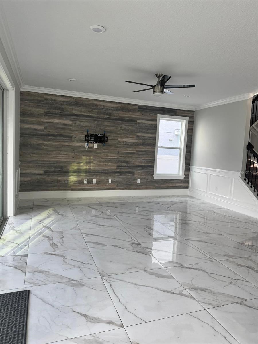 Image 9 of 26 For 420 Kestrel Drive