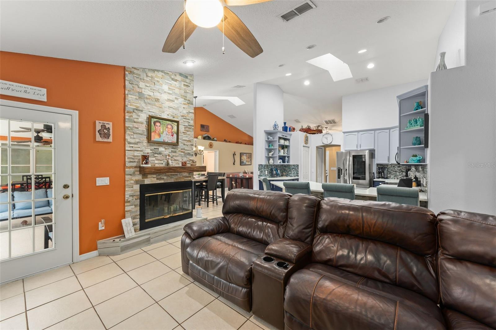 Image 20 of 49 For 2100 Wild Oak Court