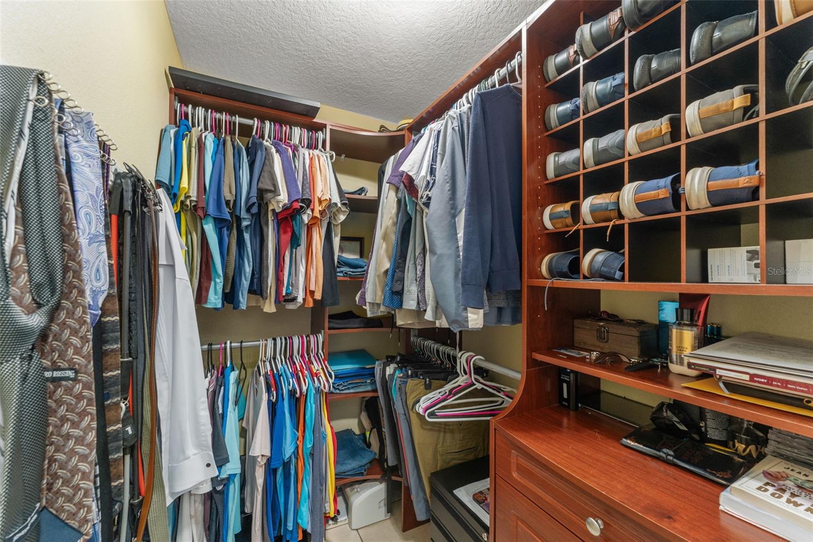 Image 26 of 49 For 2100 Wild Oak Court