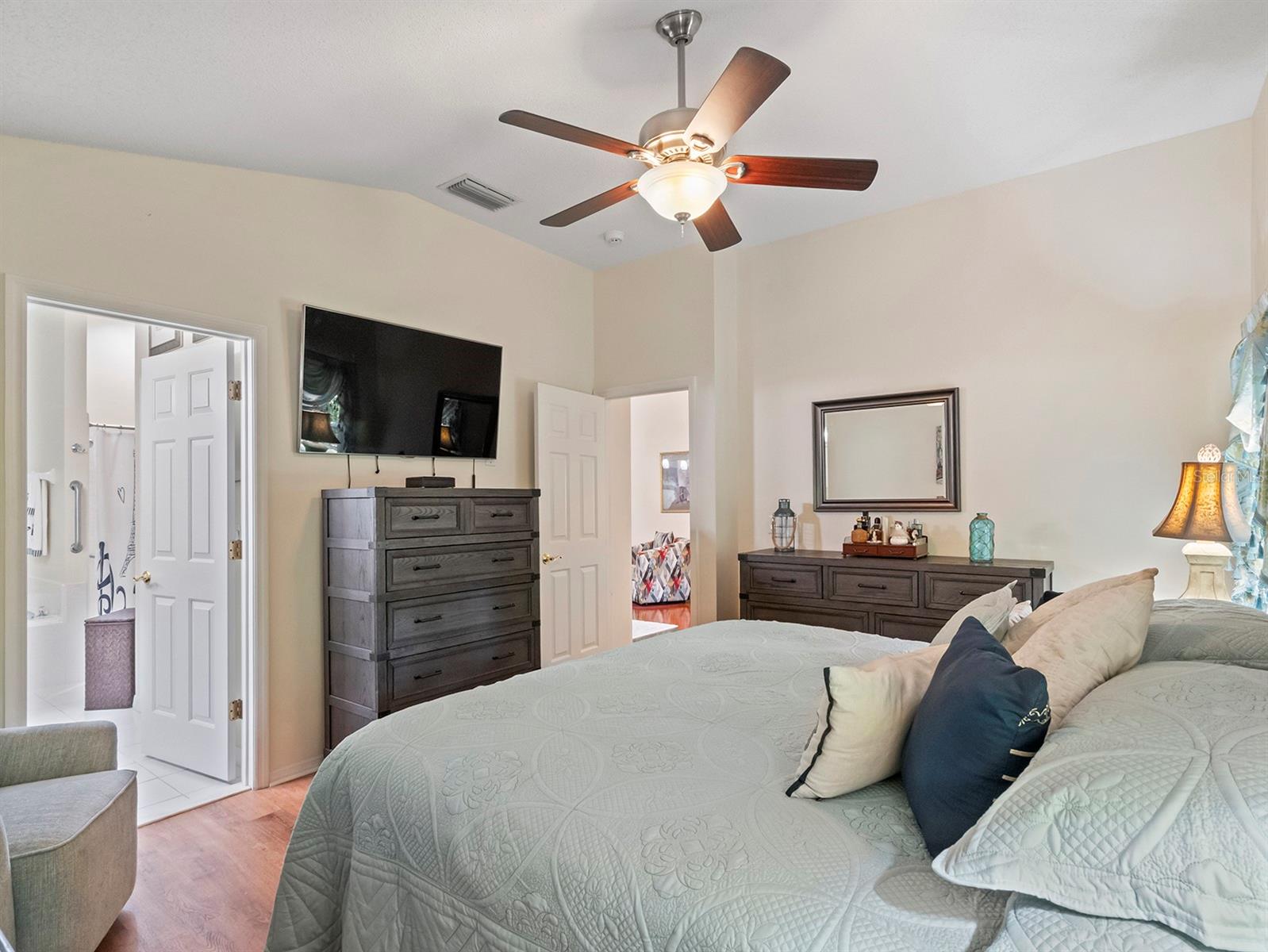 Image 16 of 29 For 1427 Whitehall Boulevard