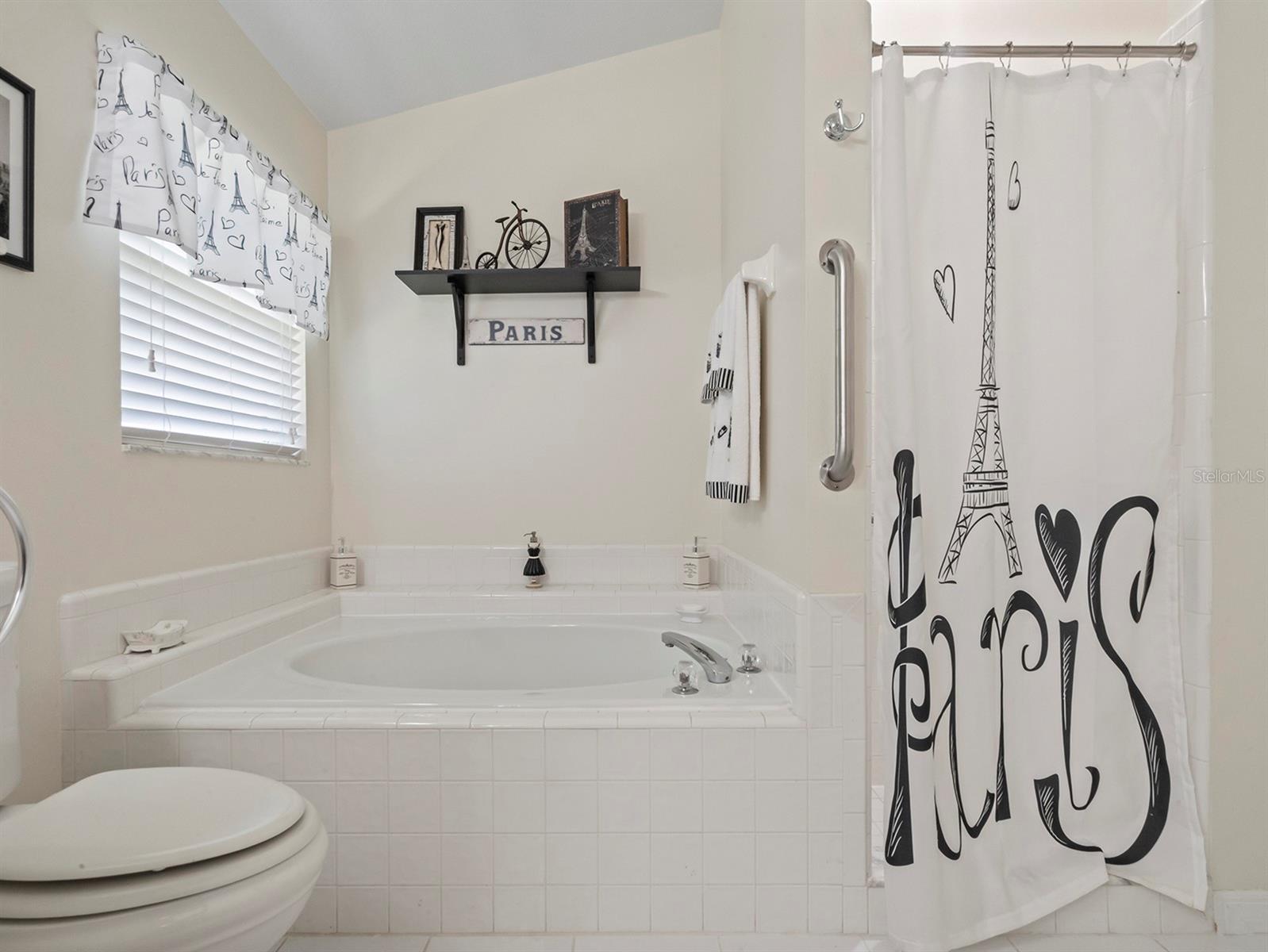 Image 18 of 29 For 1427 Whitehall Boulevard