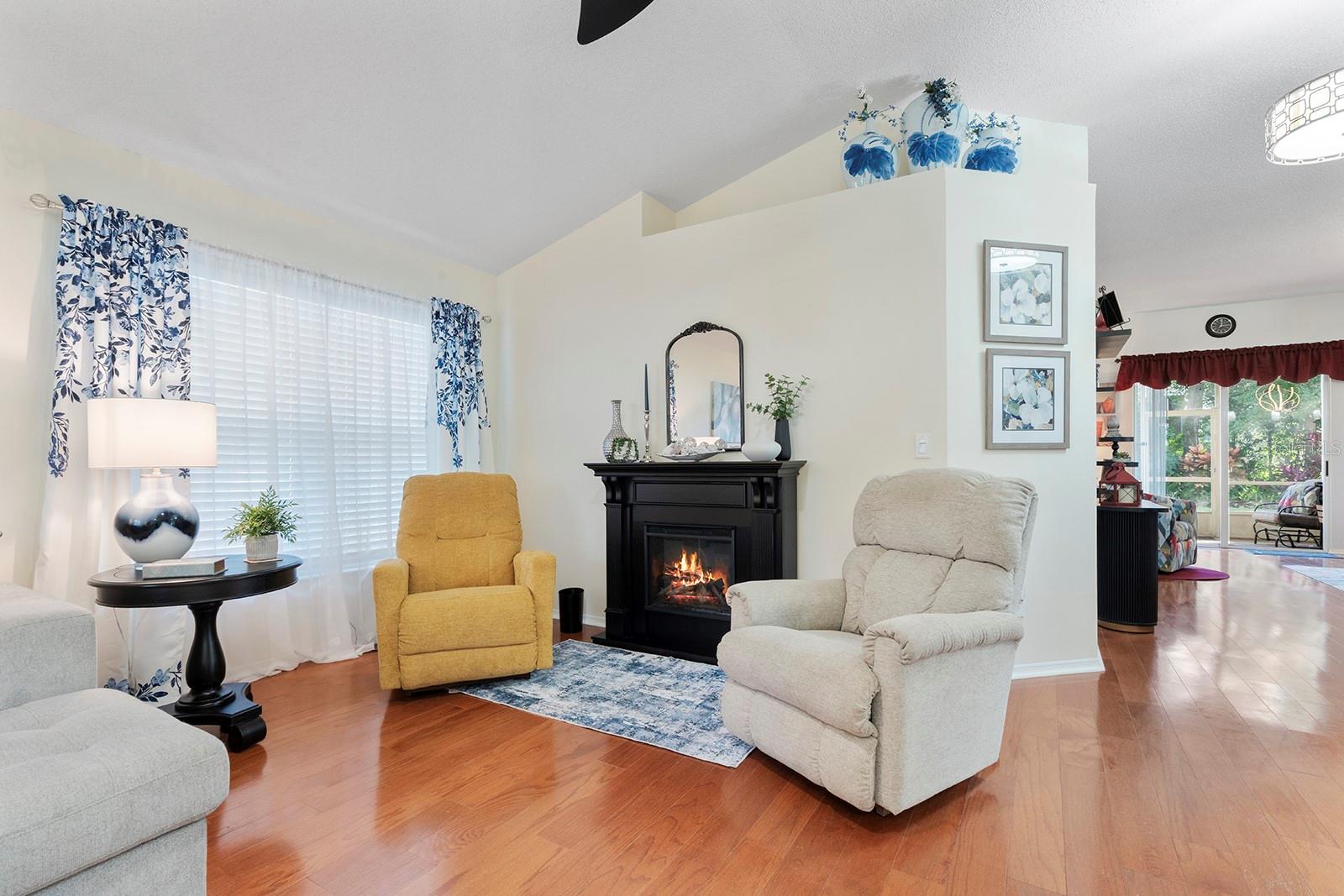 Image 6 of 29 For 1427 Whitehall Boulevard